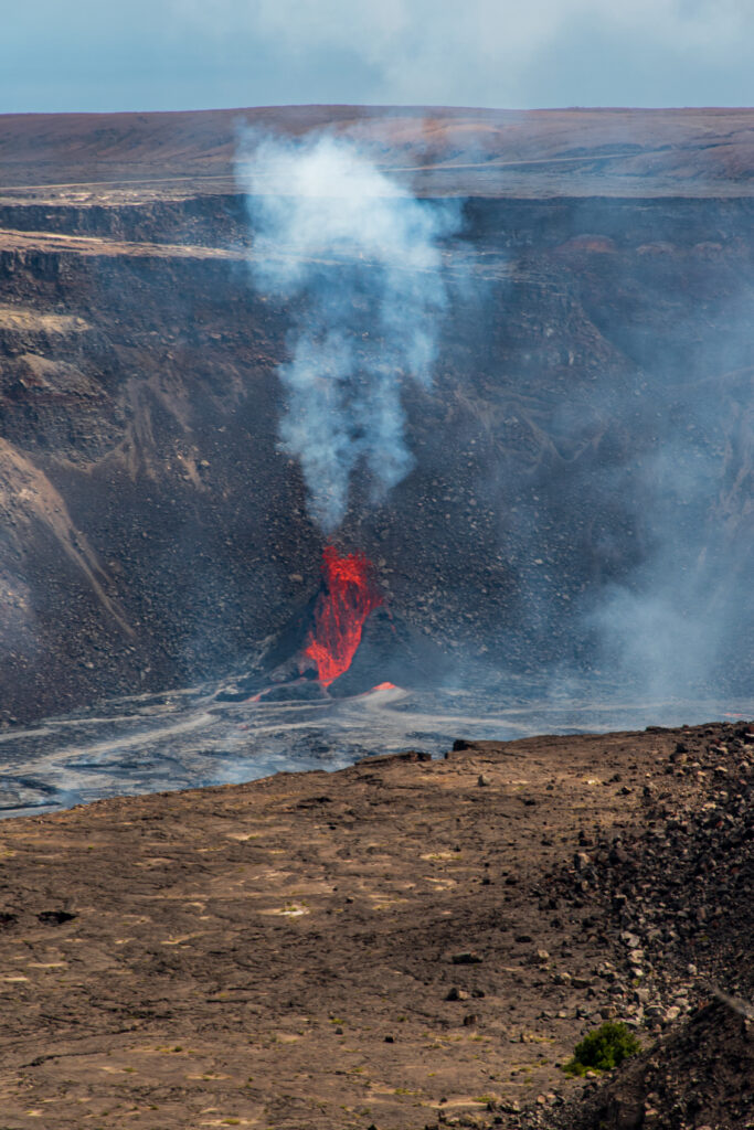 Kilauea erupts during elopement ceremony in Hawaii Volcanoes National Park